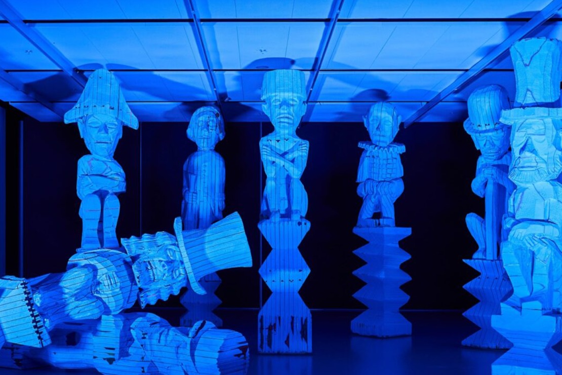 De held, de schurk en de waarheid – Een theatrale tentoonstelling van