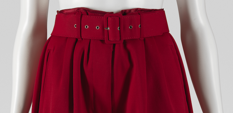 beeld: Mac & Maggie, ‘Rode shorts’, 1991, foto: Adriaan van Dam