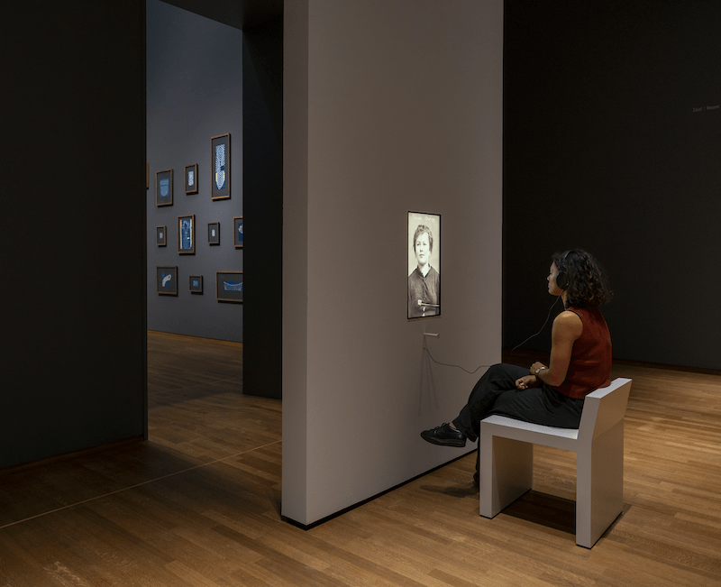Zaaloverzicht ‘Fiona Tan – Monomania’, foto: Rijksmuseum/Albertine Dijkema