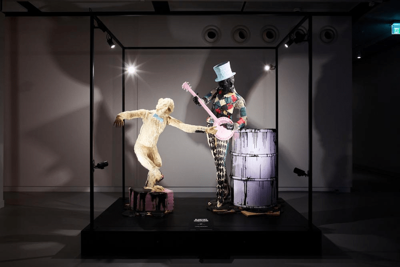 Folkert de Jong, ‘Black left hand player’, 2008, foto Tomek Dersu Aaron