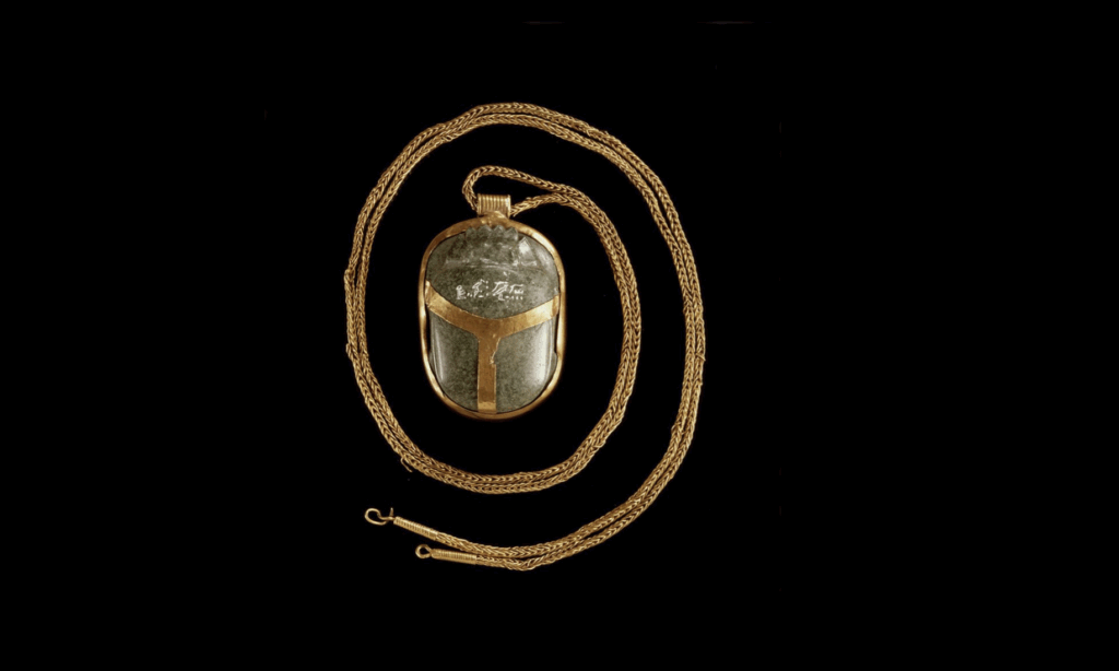 Ketting met scarabee Rijksmuseum van Oudheden