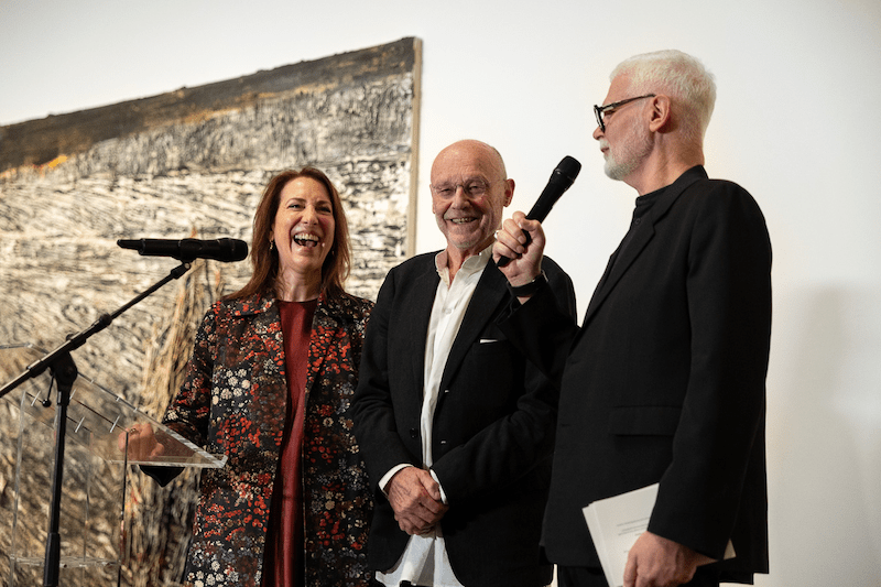 Emilie Gordenker (l), Anselm Kiefer en Rein Wolfs (r), foto: Maarten Nauw