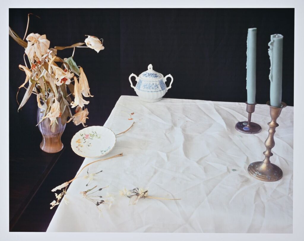 Laura Letinsky, Untitled # 23 (Hardly More Than Ever), 1999, Chromogenic Print, 65,1 x 77,8 cm