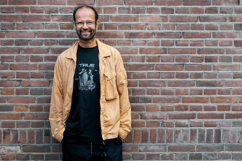 Tino Sehgal, foto: Antoine van Kaam