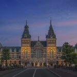 Exterieur Rijksmuseum Amsterdam, foto: John Lewis Marshall.jpg