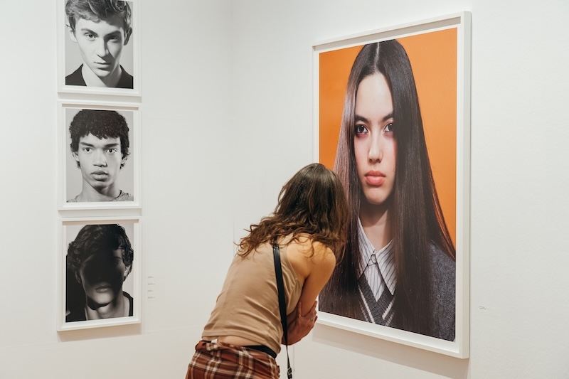 Zaaloverzicht Blommers & Schumm – Mid-air’, foto: Almicheal Fraay