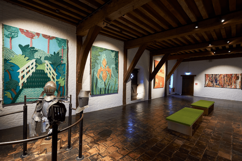 Drieluik Kiki van Eijk (l) en Alfhild Sarah Kulper (r), Soft!, Muiderslot, foto: Leonardo Graterol