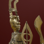 Zaalbeeld 'Back to Benin' met Enotie Ogbebor, 'Vaartuig van Ase', 2025, foto: Peter Tijhuis