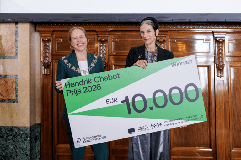 Silvia B. ontvangt de Chabot Prijs, foto: Aad Hoogendoorn