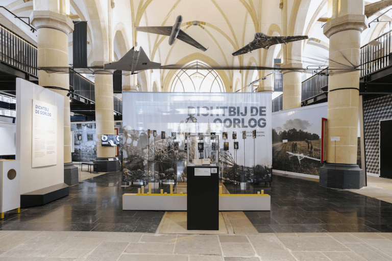 Zaaloverzicht 'Dichtbij de Oorlog'