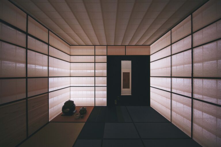 SUO en Mae Engelgeer, ‘Tea Room Ori-An’, 2023, foto: Kotaro Tanaka