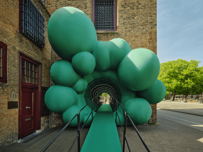 Steve Messam, ‘Tunnel’, 2022, foto: The Hague & Partners