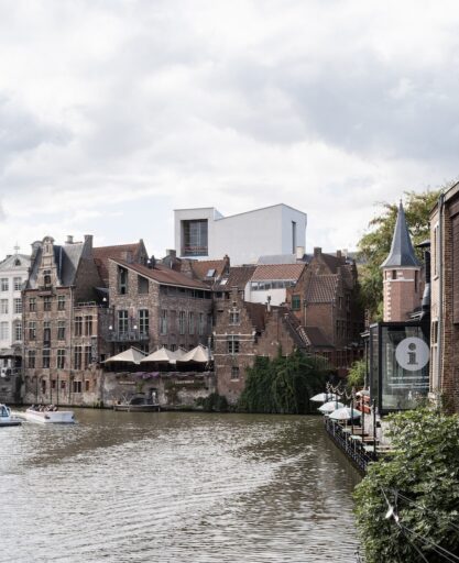 Zicht op de nieuwe vleugel van Design Museum Gent, foto: Michiel De Cleene voor Design Museum Gent