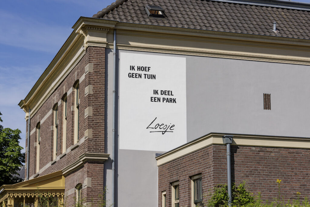Loesje, ‘Ik hoef geen tuin, ik deel een park’, 2026, foto: Django van Ardenne