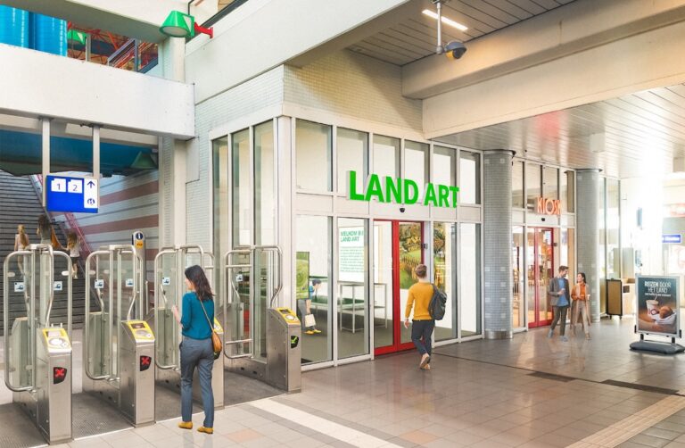 Land Art Flevoland opent bezoekerscentrum op station Lelystad