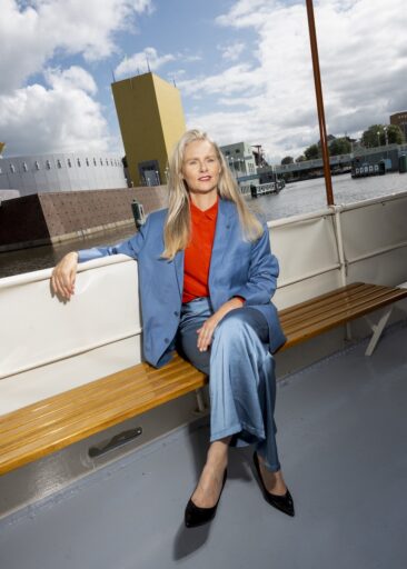 Roos Gortzak, artistiek directeur van het Groninger Museum, foto: Lin Woldendorp