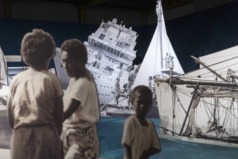 yuki kihara Yuki Kihara, ‘Shipwrecks of Empire’, 2026, foto: Ron Magielse